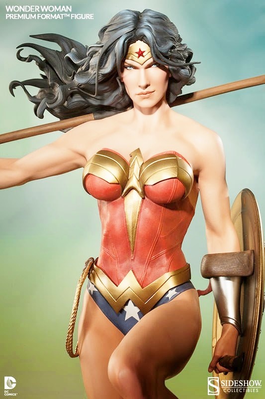 Wonder Woman: foto della nuova statua DC Comics e Sideshow Collectibles