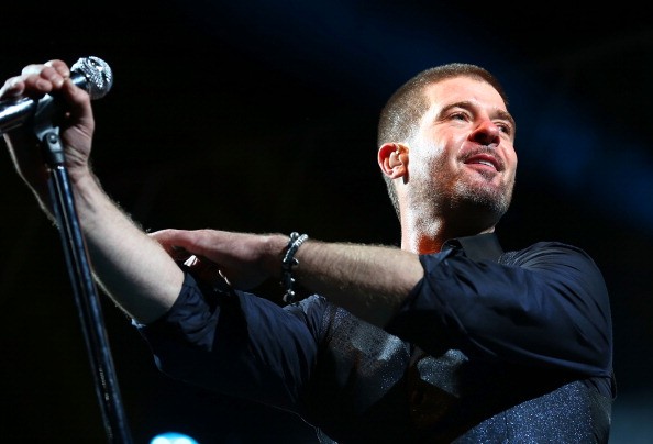 Robin Thicke ai tempi di Blurred Lines tra Vicodin, vodka e interviste da ubriaco