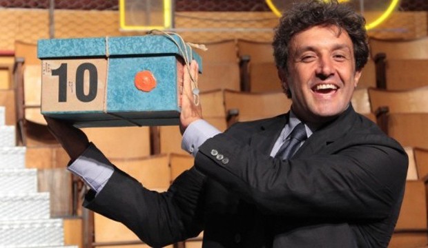 Flavio Insinna: “Ad Affari tuoi nessun broglio. La Pista si è esaurito da sé. Torno attore in miniserie Rai di Brizzi”