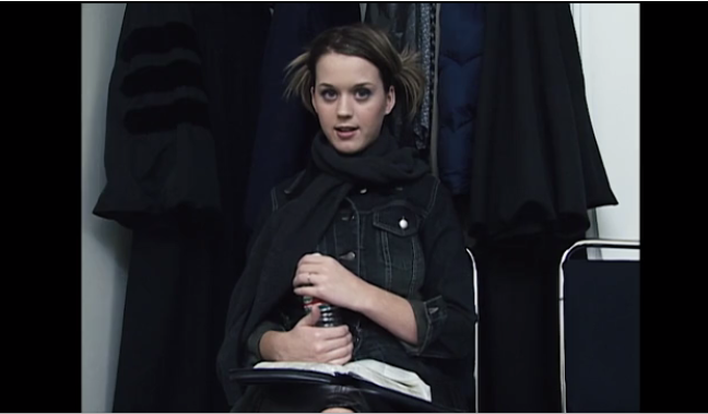 Katy Perry cantante cristiana in tour nel 2001 (video)