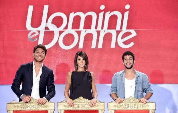 Uomini e Donne: Andrea, Teresa e Jonas sconfessano i tronisti “tradizionali”. Tina Cipollari superstar del déjà vu