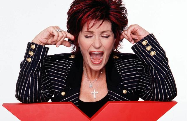Sharon Osbourne contro gli U2: “Avete regalato la vostra musica mediocre, nessuno l’avrebbe comprata”
