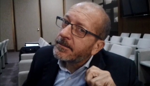 Dario Vergassola a Blogo: “A Kilimangiaro mi volle Licia Colò. Camila Raznovich? Più sbarazzina, ma è brava” (VIDEO)