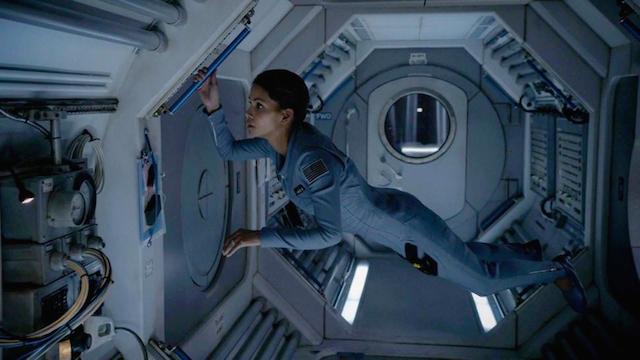 Extant spostato in seconda serata: i telefilm di Raitre non rispecchiano il pubblico di rete