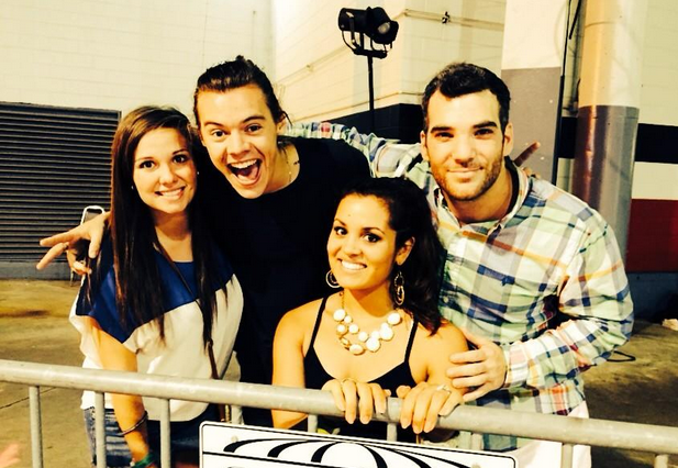 One Direction, Harry Styles e la proposta di matrimonio in concerto (video)