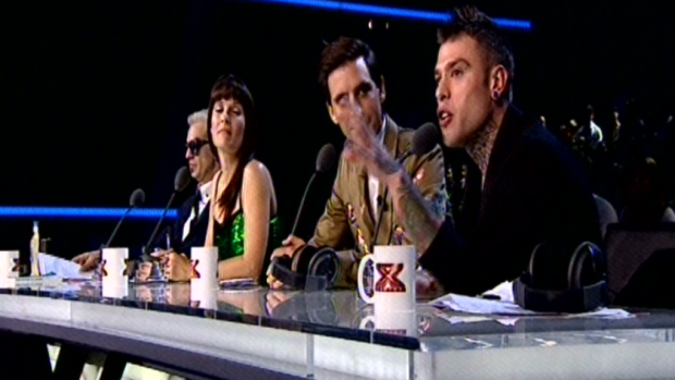 X Factor 2014, il kick off più brutto e lento e piatto della storia Sky. Ma ‘esticaz*i’: per la giuria andare fuori tonalità è avanguardia