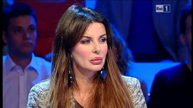 L’Arena e Domenica Live: Alba Parietti commenta i fatti di cronaca su Facebook