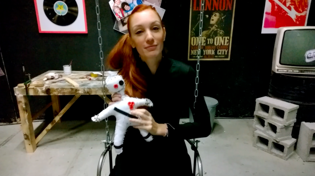 Music Fail, Giulia Salvi a Blogo: “Io e la mia bambola voodoo demoliremo i vostri cantanti preferiti” [Video]