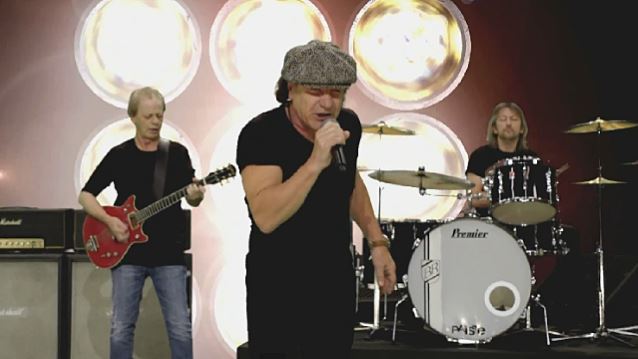 AC/DC, Play Ball: testo, traduzione e video ufficiale