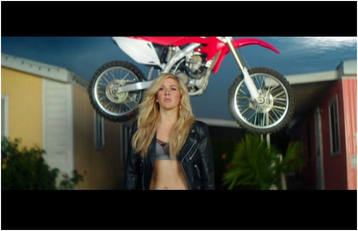 Calvin Harris feat. Ellie Goulding, Outside: testo, traduzione e video ufficiale
