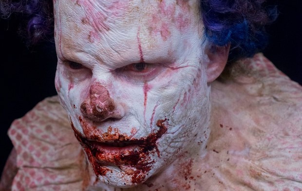 Clown – due clip in italiano dell’horror prodotto da Eli Roth