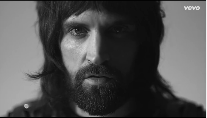 Kasabian, Bow: testo, traduzione e video ufficiale