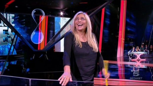 Mara Venier: “Amici 14? Non ci sarò. Ero amareggiata dalla Rai, ora felice grazie alla De Filippi”