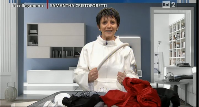 Quelli che il calcio, Lucia Ocone è Samantha Cristoforetti (video)
