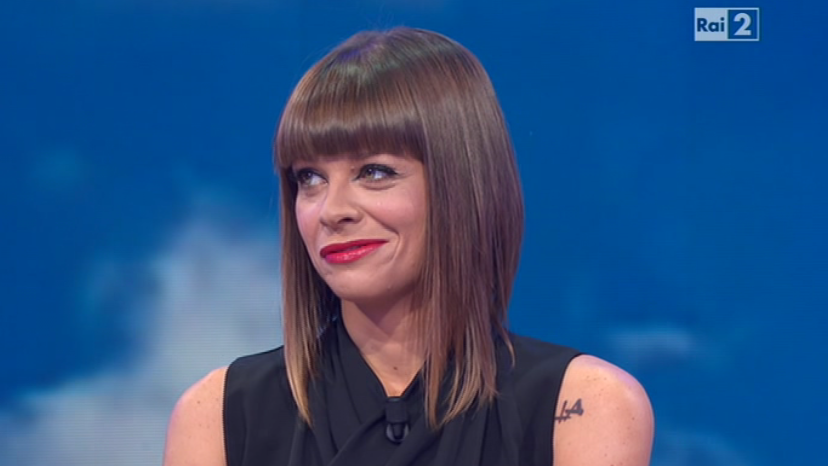 Alessandra Amoroso superstar a Quelli che il calcio. Presenta in anteprima L’hai dedicato a me (foto)
