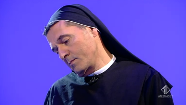 Le Iene, 26 novembre 2014: da Tor Sapienza a Suor Cristina, tutti i servizi