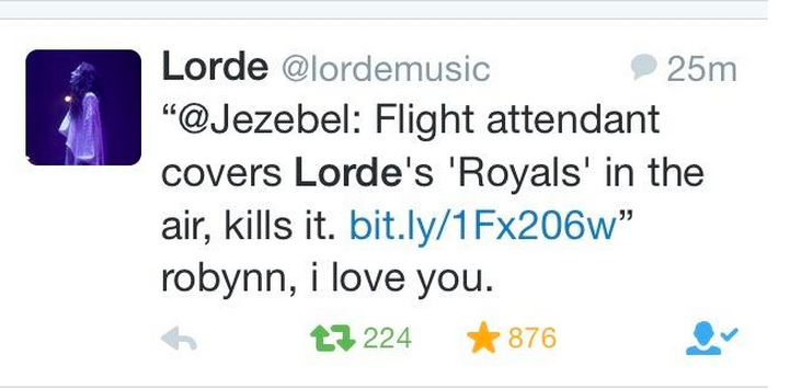 Lorde, Royals: la cover di una hostess di volo (Video)