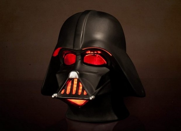 Star Wars gadget: lampada 3D, chiavetta USB e sveglia Darth Vader