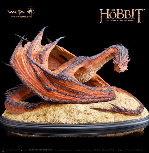 Lo Hobbit: la statua ufficiale Weta del drago Smaug
