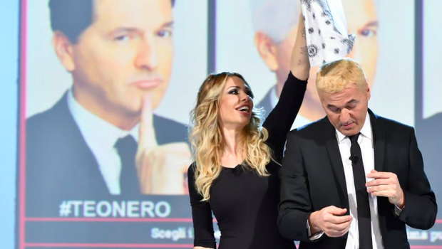 Le Iene, 3 dicembre 2014: Mammucari biondo e tutti i servizi dell’ultima puntata