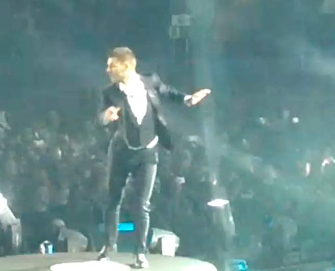 X Factor 2014, Alessandro Cattelan balla: video parodia