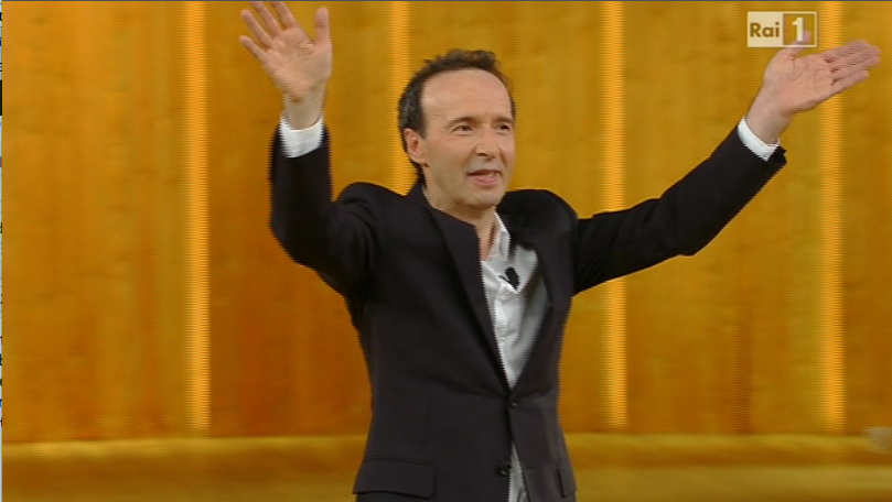 I dieci comandamenti: il Chierico Benigni celebra l’Esodo dalla satira. Dal Pap’occhio a Papa Boy