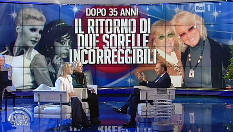 Loretta e Daniela Goggi a Porta a porta (foto)