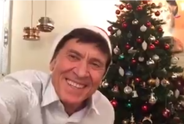 Gianni Morandi canta Bianco Natale su Facebook (Video)