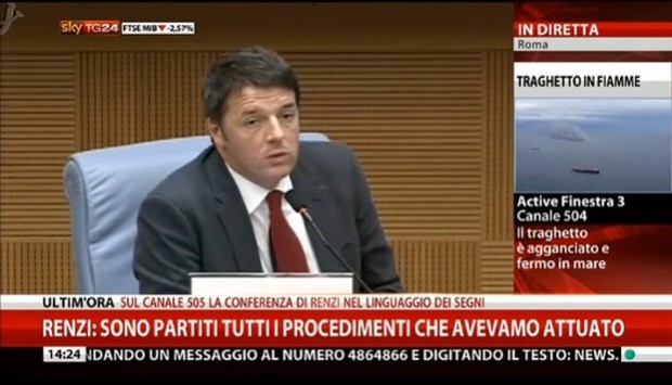 Conferenza fine anno, Gasparri attacca Renzi: “Pagliaccio, hai occupato la Rai”