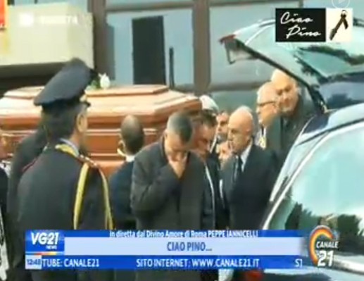 Pino Daniele, i funerali in diretta: dopo Roma, la salma esposta in Piazza Plebiscito a Napoli