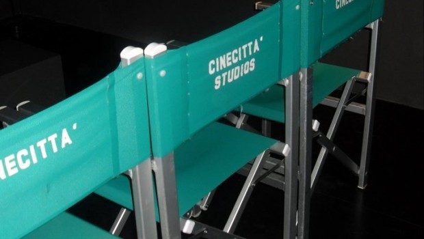 Girando a Cinecittà: visita solitaria in mezzo agli operai al lavoro…
