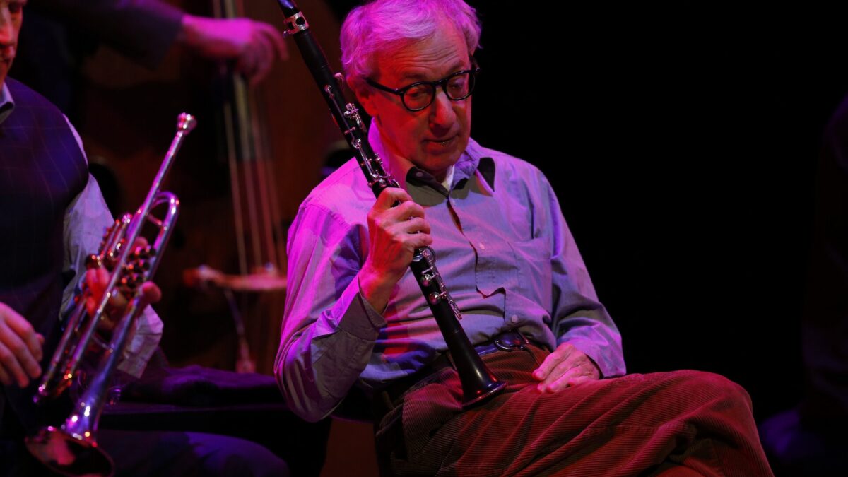 Woody Allen debutta in televisione: scriverà una serie tv per Amazon