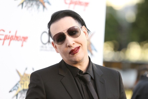 Marilyn Manson e il sess0: “Solamente al buio e con le mutande addosso!”