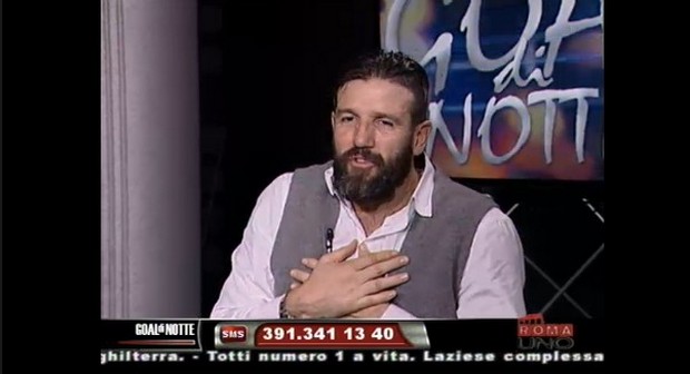 Vincent Candela ‘su di giri’ in diretta tv. Il conduttore: “Ha bevuto troppo” (VIDEO)