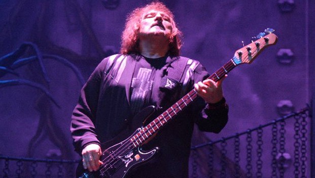 Black Sabbath, Geezer Butler arrestato per rissa in un bar