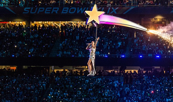 Super Bowl 2015, Katy Perry esibizione Halftime: recensioni stampa [sondaggio]