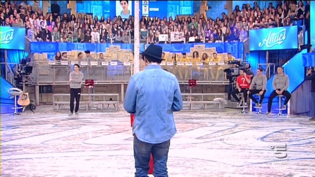 Fabrizio Moro via FB: “Amici lontano dalla mia vita, nessuna incoerenza”