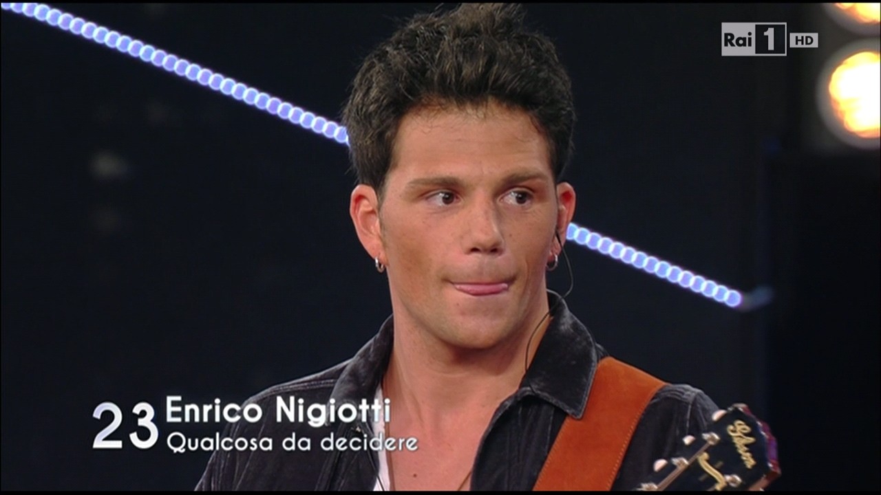 Enrico Nigiotti a Sanremo 2015, Qualcosa da decidere: testo, video intervista ed esibizione 13 febbraio