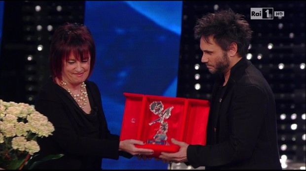 Sanremo 2015, Nek vince la serata cover