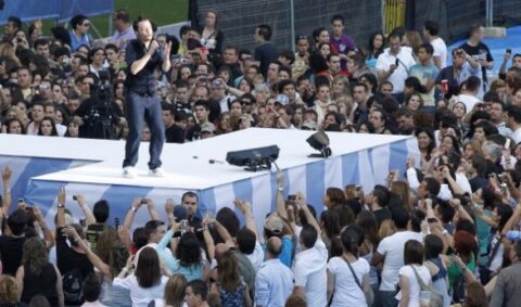 Sanremo 2015, Tiziano Ferro: dieci curiosità sul cantante ospite della prima serata