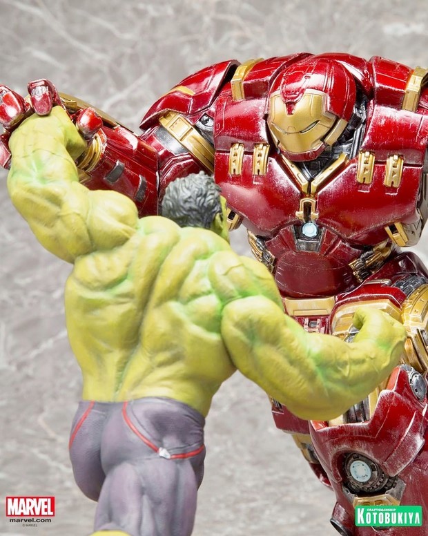 Avengers: Age of Ultron – nuova statua diorama “Hulkbuster vs. Hulk”
