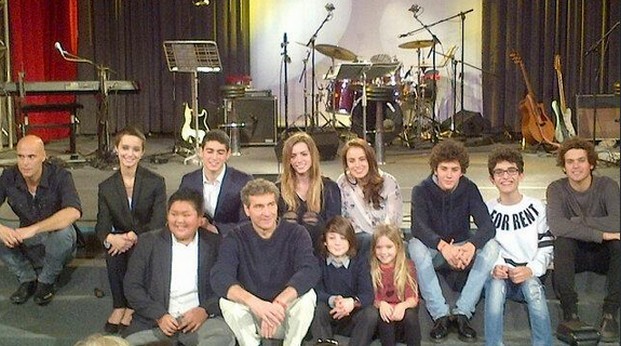 Braccialetti rossi 2, mini concerto e bagno di folla a Roma per cast e Agliardi (VIDEO)