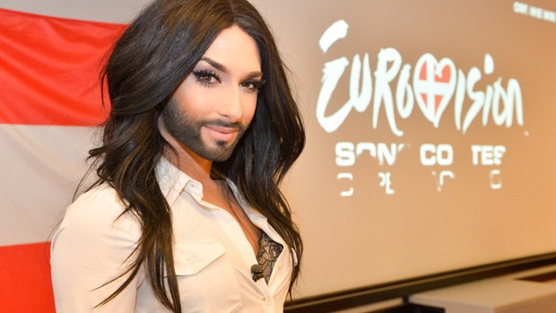 Sanremo 2015, Aiart contro Conchita Wurst e Platinette: “La Rai dimentica che il Festival è per famiglie”