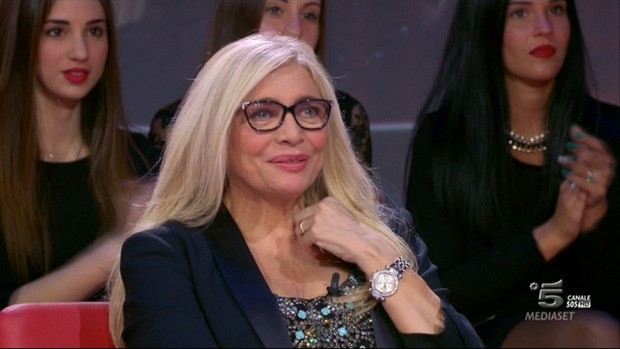Mara Venier: “L’Isola? Io e Signorini sogniamo di andare a Playa Desnuda!”