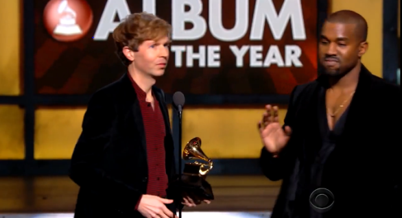 Grammy 2015, Kanye West sale sul palco: “Beck avrebbe dovuto dare il suo premio a Beyoncé”