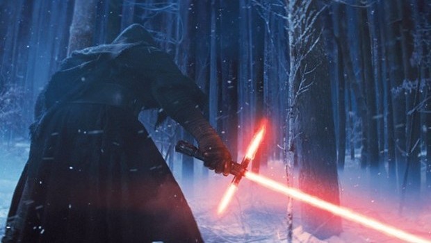 Star Wars: Il Risveglio della Forza, J.J. Abrams parla della nuova spada laser