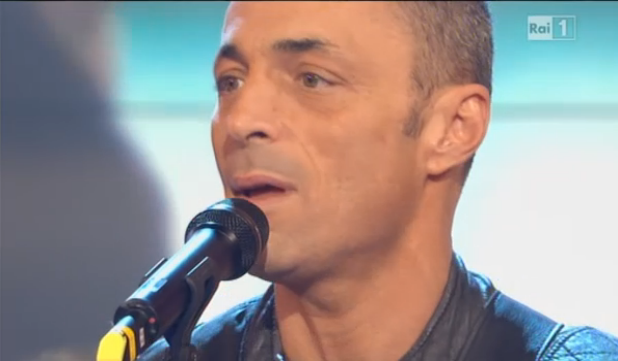 Alex Britti a Domenica in: “Un attimo importante è provare sensazioni forte senza dimostrarle con cose eclatanti”