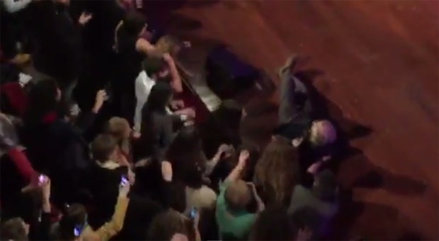 Franco Battiato, femore rotto in concerto (Video)