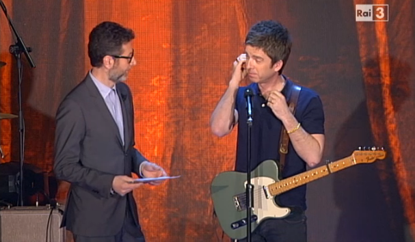 Che tempo che fa, Noel Gallagher contro il programma su Facebook. La replica di Fazio