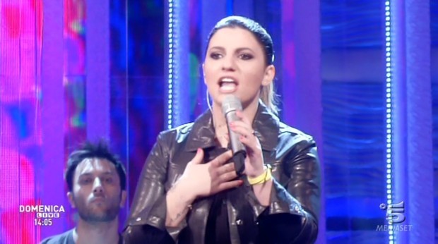 Deborah Iurato a Domenica Live: L’amore non è, singolo per l’8 marzo